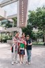 戶外與民眾合照