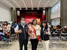 科長主任與佩筠合照