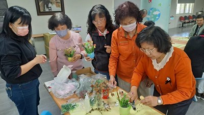 老師指導志工情形